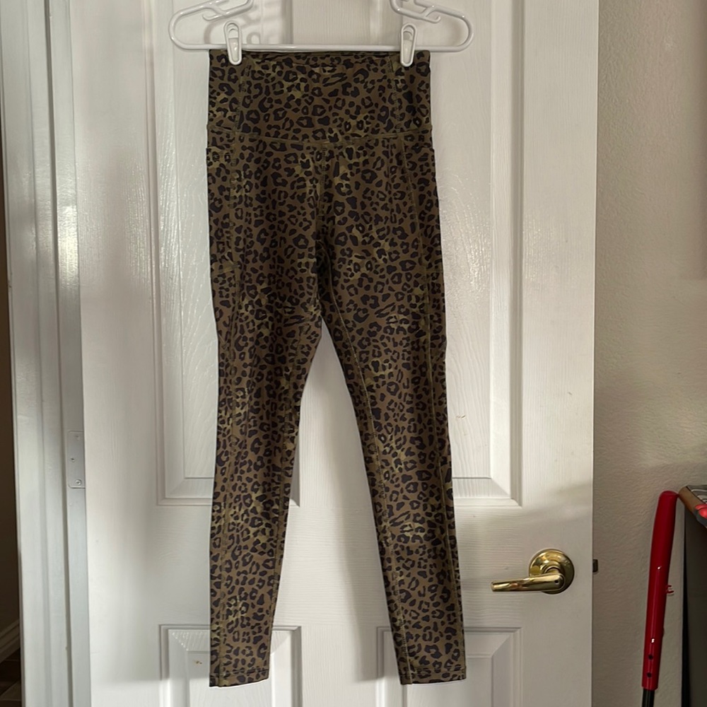 Nicole Miller Sport Yoga Pants Olive Leopard Women’s S
